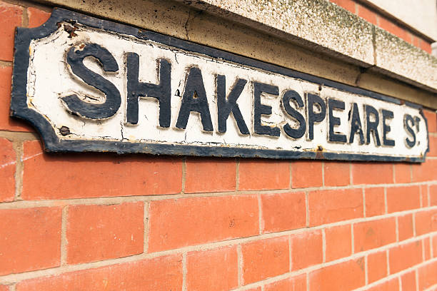 señal de shakespeare street en nottingham, inglaterra - william shakespeare poet literature history fotografías e imágenes de stock