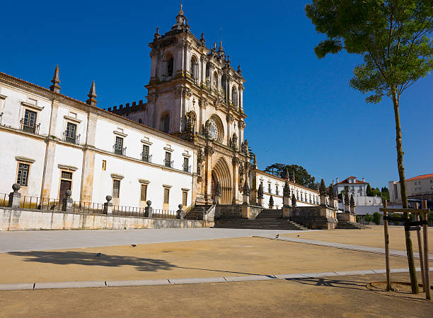 istock Facade Monastery of Alcobaca, Portugal 471254557