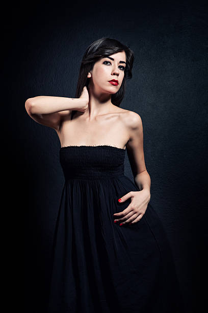 istock Glamourous woman 471259729