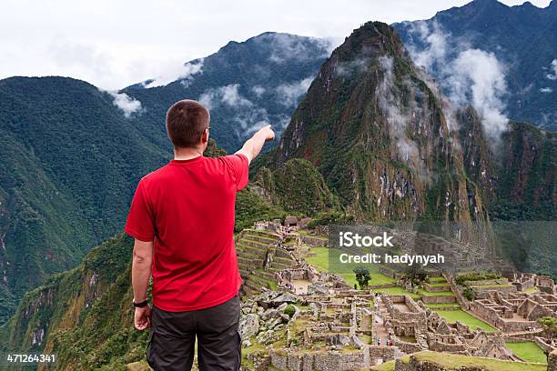 Machu Picchu Foto de stock y más banco de imágenes de Machu Picchu - Machu Picchu, Monte Huayna Pichu, Personas