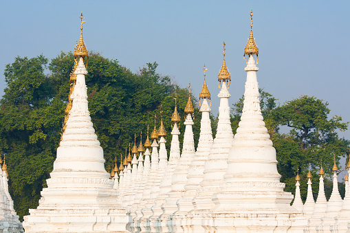 Sandamuni Paya is located next to the Kuthodaw Paya, 