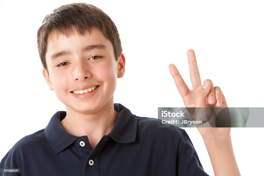 思春期の少年は、Peace サインのクローズアップ化 - 白背景のロイヤリティフリーストックフォト