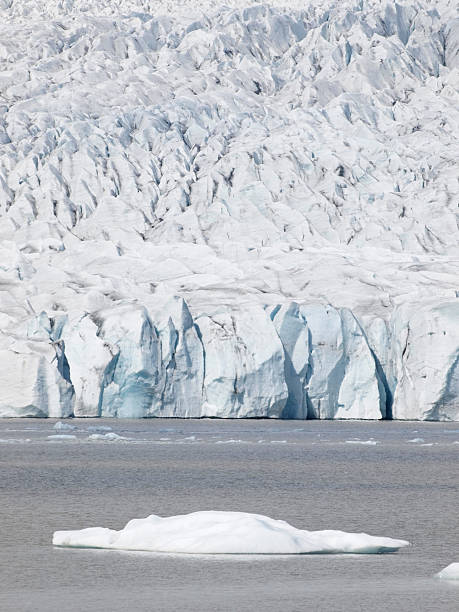 istock Jokulsarlon Glacier Lake 471265251