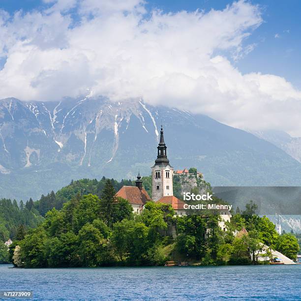 Bellissimo Lago Di Bled Slovenia - Fotografie stock e altre immagini di Acqua - Acqua, Albero, Alpi