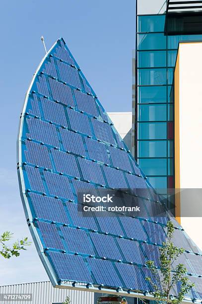 Solarenergy - Fotografie stock e altre immagini di Attrezzatura - Attrezzatura, Blu, Composizione verticale