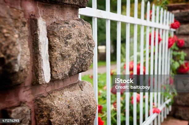 Valla Foto de stock y más banco de imágenes de Jardín ejemplar - Jardín ejemplar, Jardín formal, Jardín privado