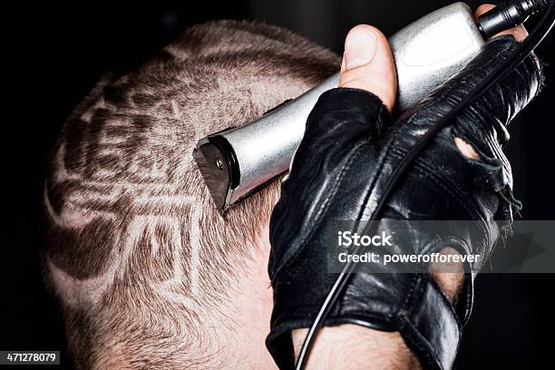 Tatuagem De Cabelo - Fotografias de stock e mais imagens de Barbearia - Barbearia, Barbeiro - Cabeleireiro, Cortar cabelo