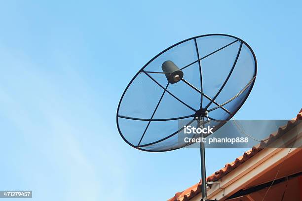 Foto de Antena Parabólica e mais fotos de stock de Antena - Equipamento de telecomunicações - Antena - Equipamento de telecomunicações, Antena parabólica, Arte, Cultura e Espetáculo