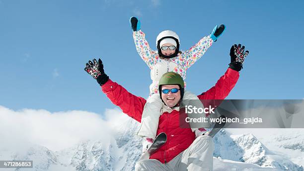 Foto de Inverno Euphoria e mais fotos de stock de Alegria - Alegria, Artigo de vestuário para cabeça, Atividade