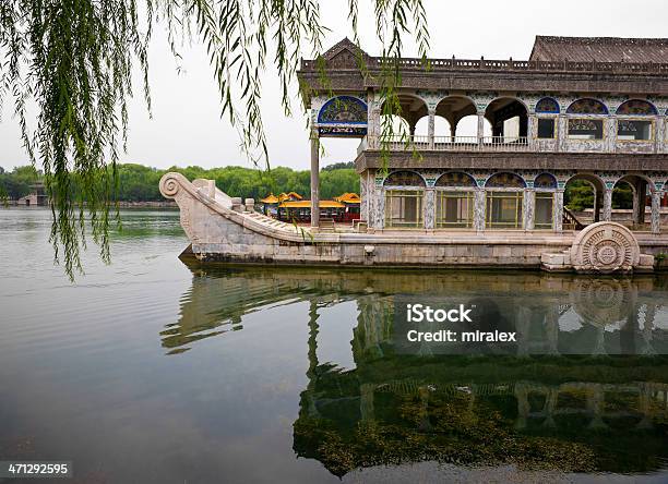 大理石のボートでの夏の宮殿北京 - アジア大陸のストックフォトや画像を多数ご用意 - アジア大陸, カラー画像, シダレヤナギ
