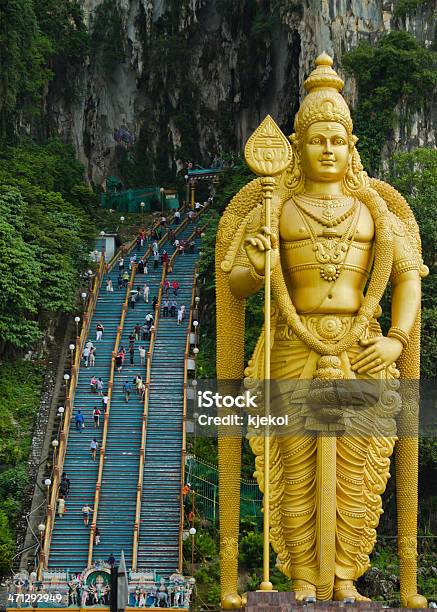 Lord Murugan Gewidmet Ist Goldstatue Stockfoto und mehr Bilder von Asien - Asien, Batu-Höhlen, Bauwerk