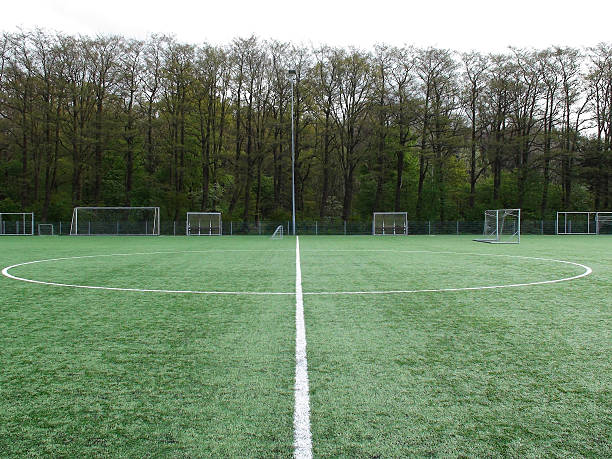 campo de fútbol - fiveaside fotografías e imágenes de stock