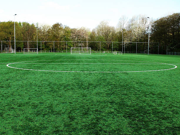 entrenamiento de fútbol - fiveaside fotografías e imágenes de stock