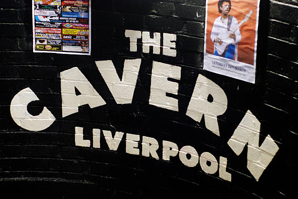 club la caverna a liverpool mathew street. - paul mccartney foto e immagini stock