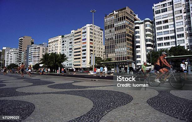 Copacabanadomingo De Manhã - Fotografias de stock e mais imagens de 70 anos - 70 anos, Andar, Ao Ar Livre