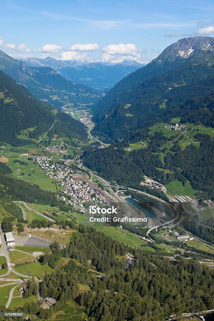 Airview Sustenpass Gotthard から、highway スイス - スイスのロイヤリティフリーストックフォト