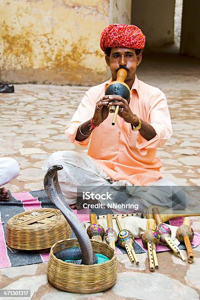 Incantatore Di Serpenti - Fotografie stock e altre immagini di Cobra indiano - Cobra indiano, Adulto, Adulto di mezza età