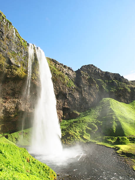 seljalandsfoss - natural landmark outdoors vertical saturated color zdjęcia i obrazy z banku zdjęć