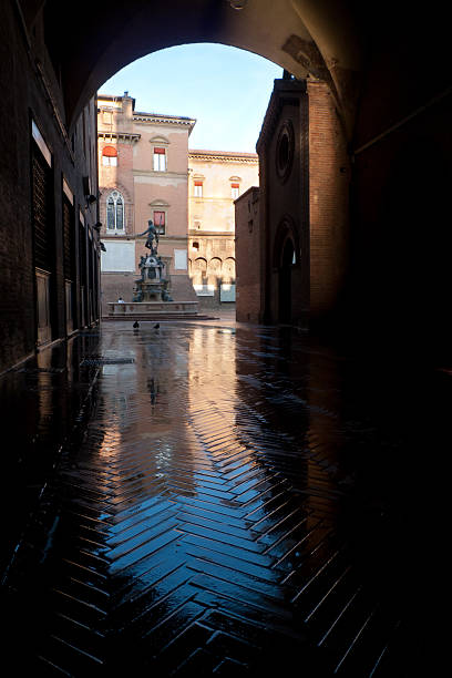 istock Bologna: Neptune fountain from Re Enzo Palace 471302055