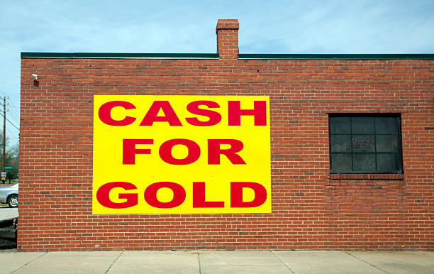 istock Cash for Gold 471304225