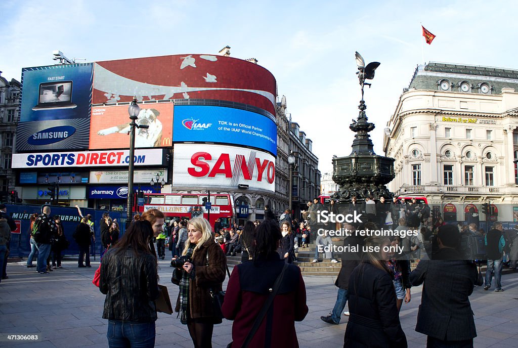 Foule se retrouver à Piccadilly Circus, Londres - Photo de Angleterre libre de droits