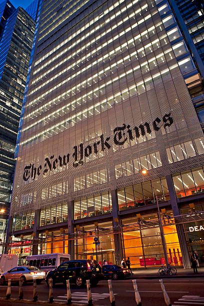 new york times building - times up stock-fotos und bilder