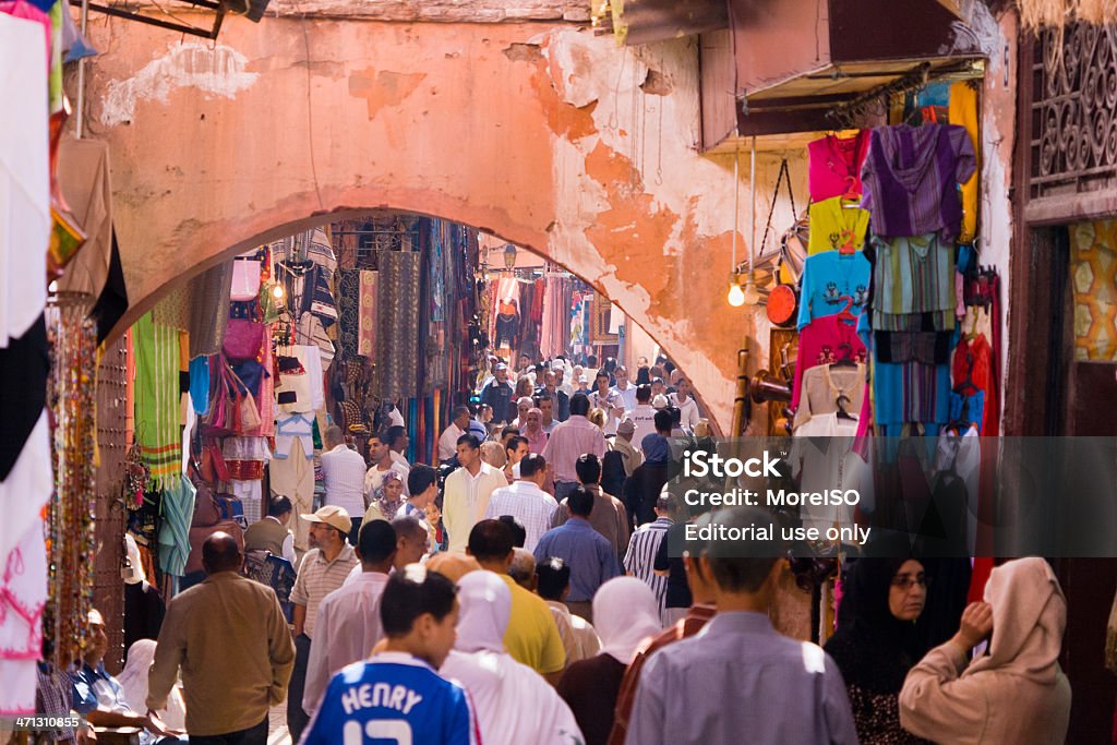 Mercado de calle en Medina de Marrakech, Marruecos - Foto de stock de Adulto libre de derechos
