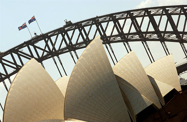 sydney - sydney opera house sydney australia opera house bridge foto e immagini stock