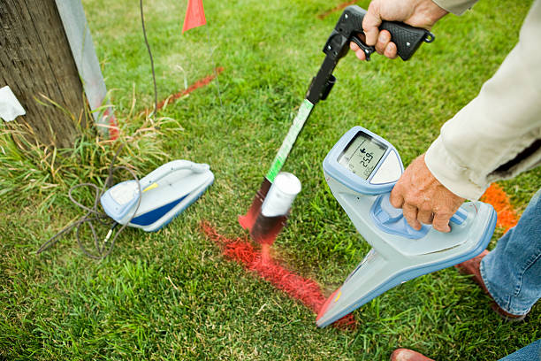 Electric Utility Locator Using Radio Frequency Detector to Mark Line