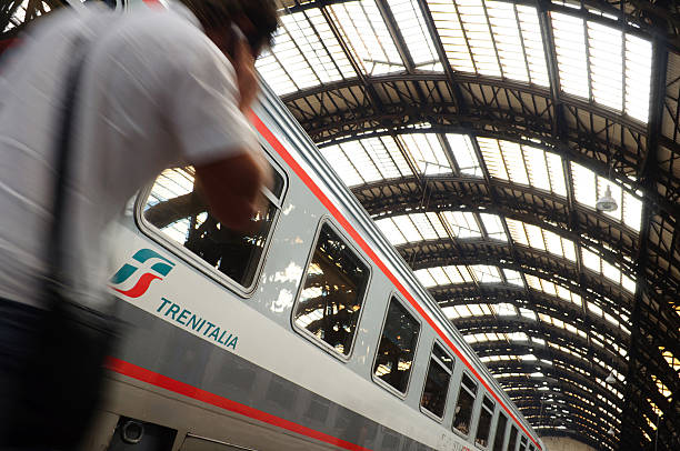 trenitalia comboio - travel passenger milan italy italy imagens e fotografias de stock