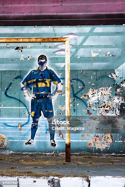 Graffiti De Fútbol Foto de stock y más banco de imágenes de Jugar - Jugar, Argentina, Borde