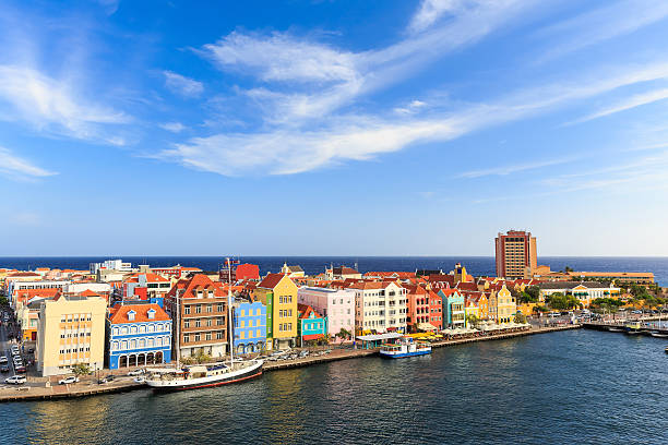 Colorful strip of houses on the Dutch Island of Curacao Downtown Willemstad, Curacao, Netherlands Antilles leeward dutch antilles stock pictures, royalty-free photos & images