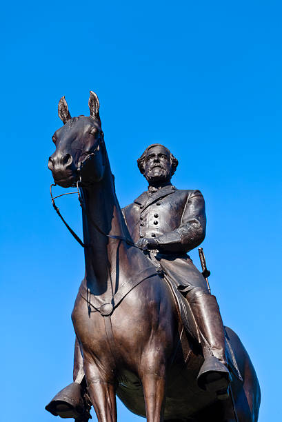 Virginia Memorial Featuring General Robert E Lee at Gettysburg The Virginia Memorial at the Gettysburg National Battlefield.  Dedicated in June 6, 1917, the monument features General Robert E Lee mounted on his horse "Traveller".  Sculptor is F. W. Sievers. the general lee stock pictures, royalty-free photos & images