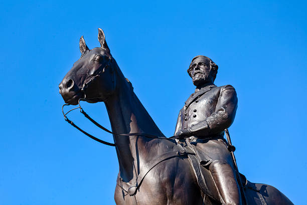 istock Virginia Memorial Featuring General Robert E. Lee at Gettysburg 471320475