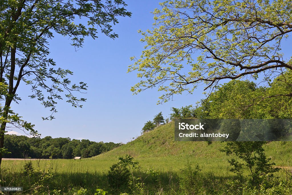 Oklahoma: Coperti realizzati Collinetta a Spiro Mounds - Foto stock royalty-free di Mucchio