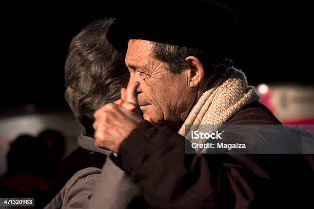 Senior Par Bailar Tango Foto de stock y más banco de imágenes de Abrazar - Abrazar, Abrazarse a uno mismo, Adulto