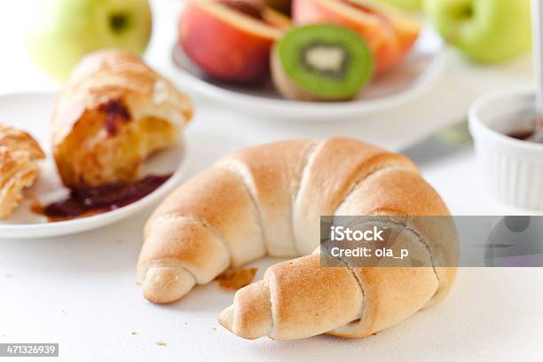 Pequeno Almoço Continental Com Café E Croissant - Fotografias de stock e mais imagens de Alimentação Saudável - Alimentação Saudável, Bebida, Bola doce