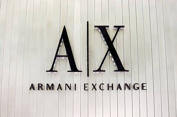 armani exchange segnaletica - armani exchange foto e immagini stock