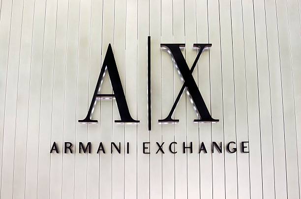 armani exchange sinalização - armani exchange - fotografias e filmes do acervo