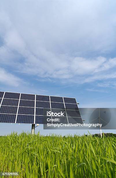 Zielona Energii - zdjęcia stockowe i więcej obrazów Panel słoneczny - Panel słoneczny, Kanada, Turbina wiatrowa