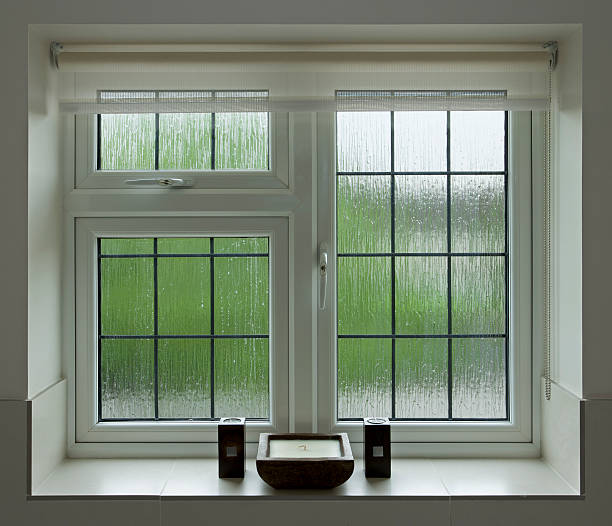 zen janela de casa de banho - frosted glass glass textured bathroom imagens e fotografias de stock