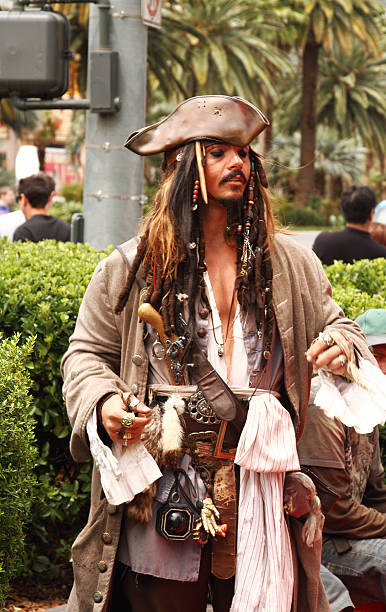 Dormitorio malicioso una taza de Jack Gorrión Artista Ambulante En Las Vegas Strip Foto de stock y más banco  de imágenes de Jack Sparrow - Jack Sparrow, Acera, Actividades recreativas  - iStock