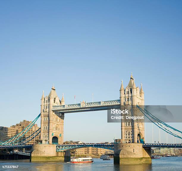 Тауэрский Мост И Река Темза В Лондоне Великобритания — стоковые фотографии и другие картинки Без людей