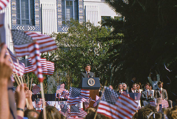 로널드 레이건 rally - ronald reagan 뉴스 사진 이미지