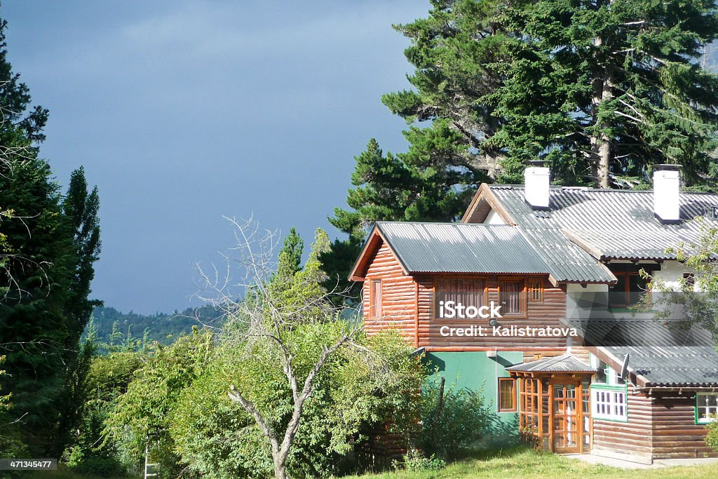 Casa Rural - Foto de stock de Cabaña de madera libre de derechos