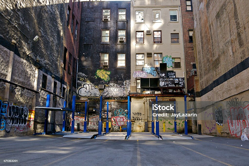 Pusty parking graffiti, Manhattan, New York City - Zbiór zdjęć royalty-free (Graffiti)