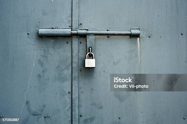 Hintergrund Der Tür Stockfoto und mehr Bilder von Tor - Konstruktion - Tor - Konstruktion, Schloss - Abschließen, Gefängnis