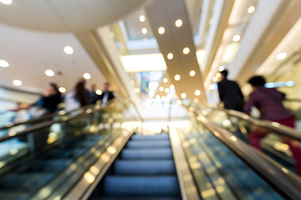 istock Blurred defocus shopping mall background 471360534