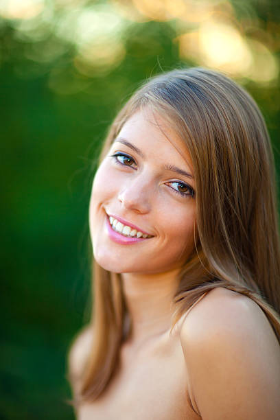 istock Beautiful young women outdoors 471361401