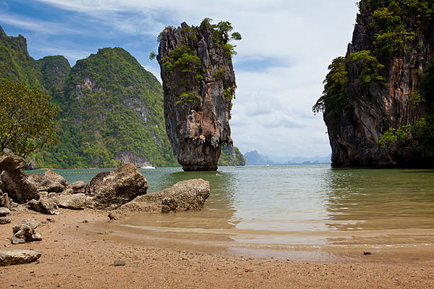 istock Beautiful tropical big stones 471361449